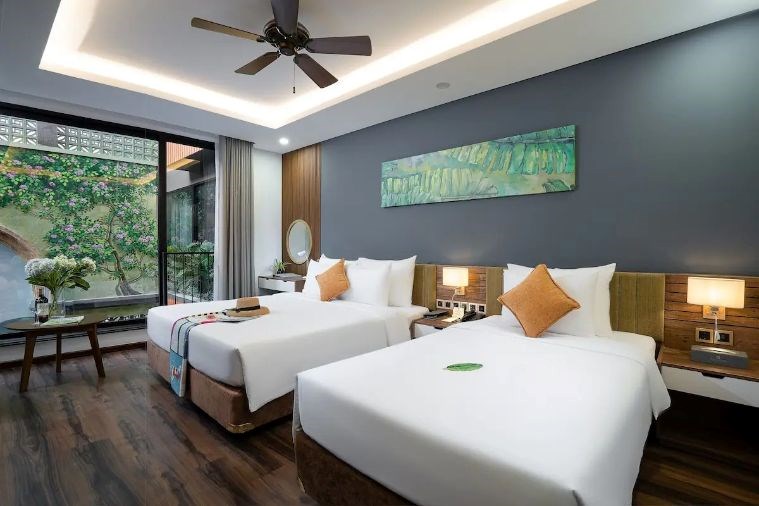 Studio Twin Room with Pool View